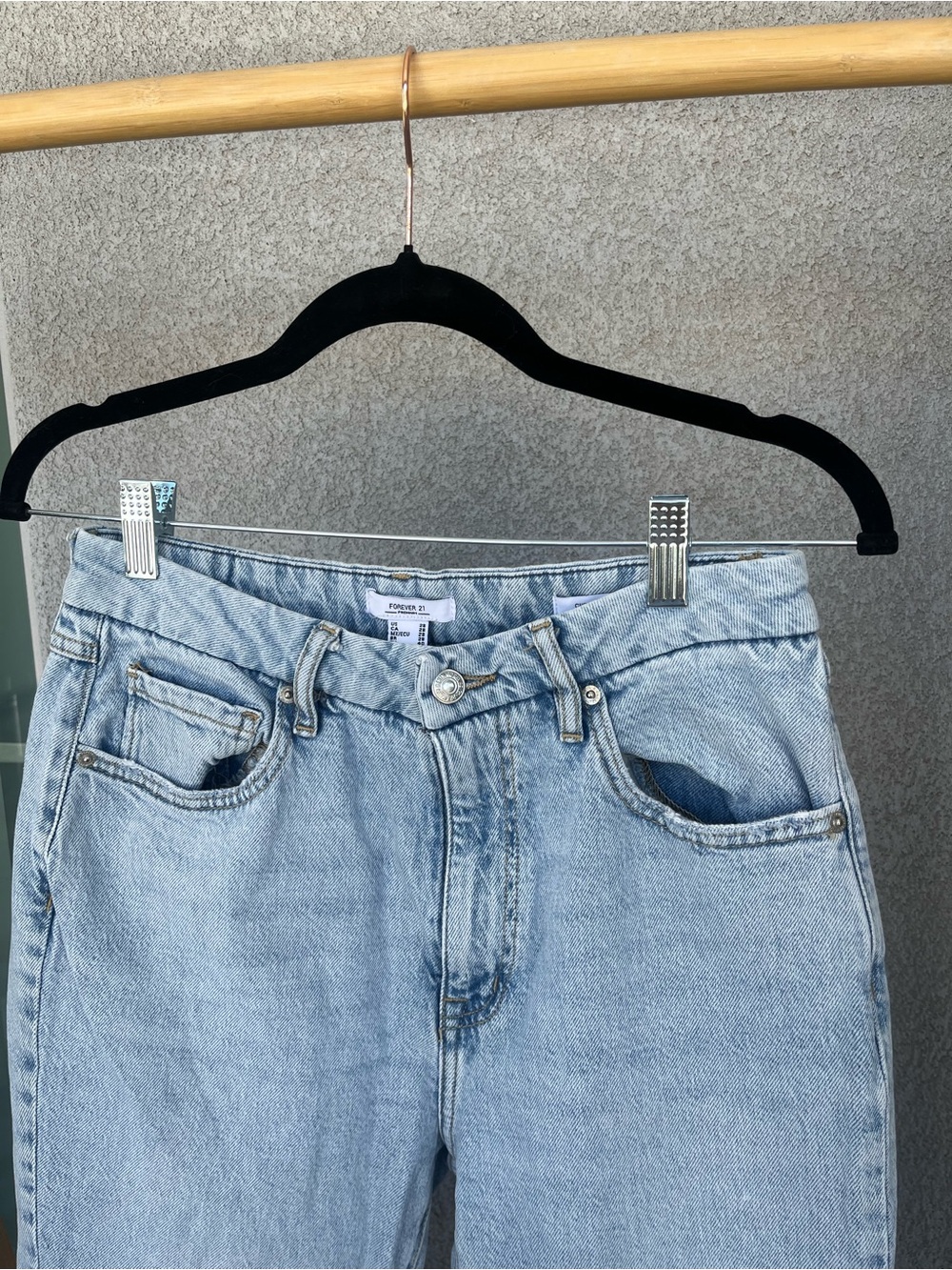 Forever 21 Light Wash High-Rise Women’s Jeans